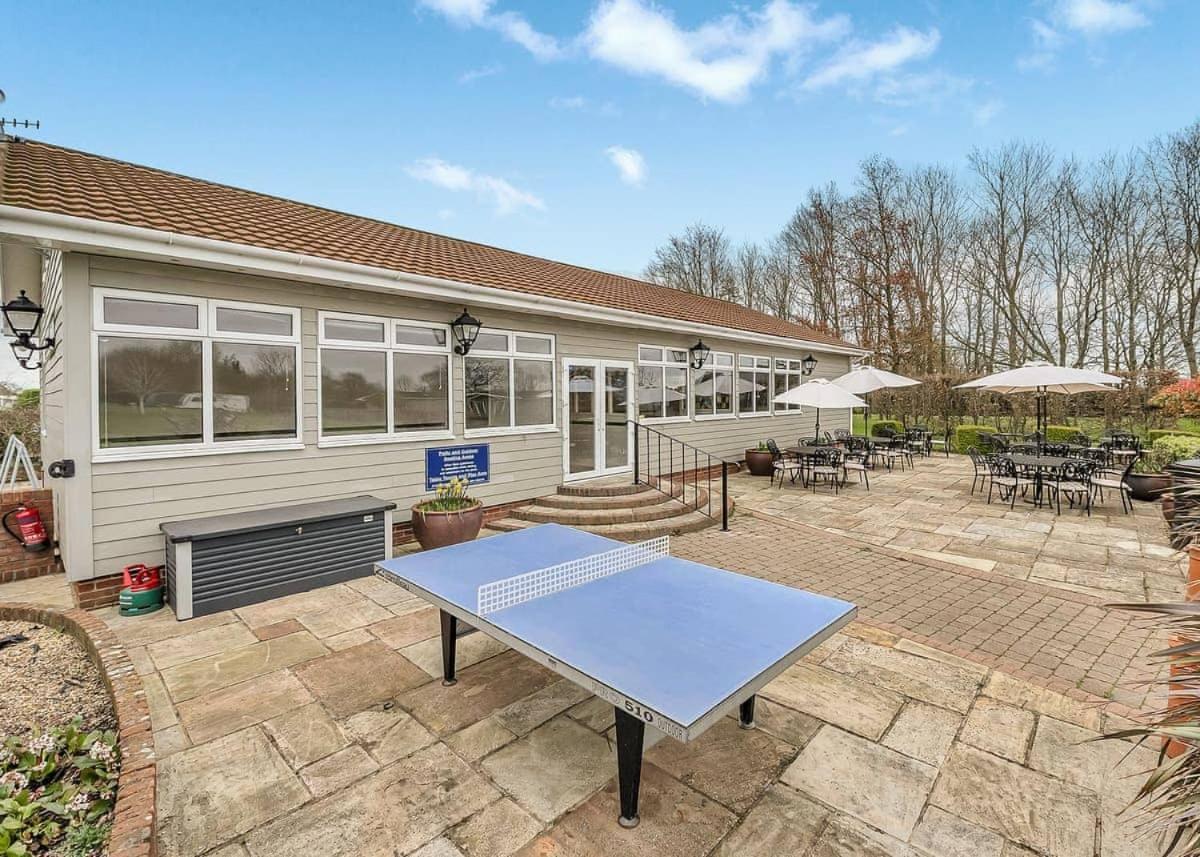 Cakes Ale Holiday Park Leiston Exterior photo